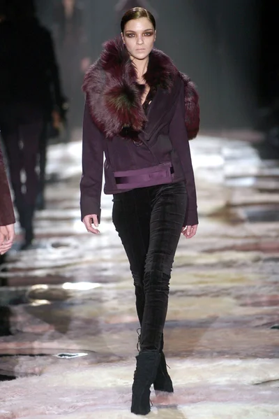 Look 11